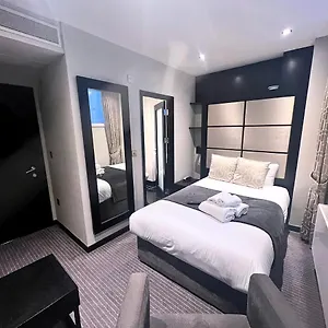 4* Hotel Great St Helen