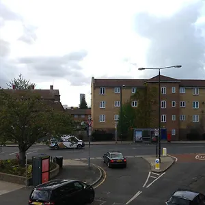 2* Hotel View Stratford